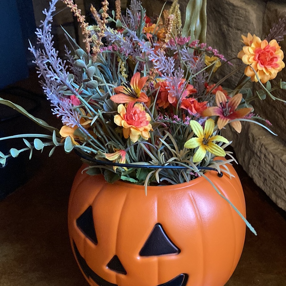 Fall Flowers 💐 - Picture 2 of 5